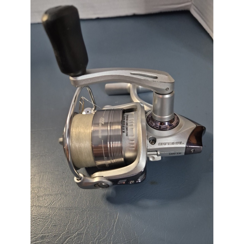 Abu Garcia Cardinal S30 Fishing Spinning Reel Euc